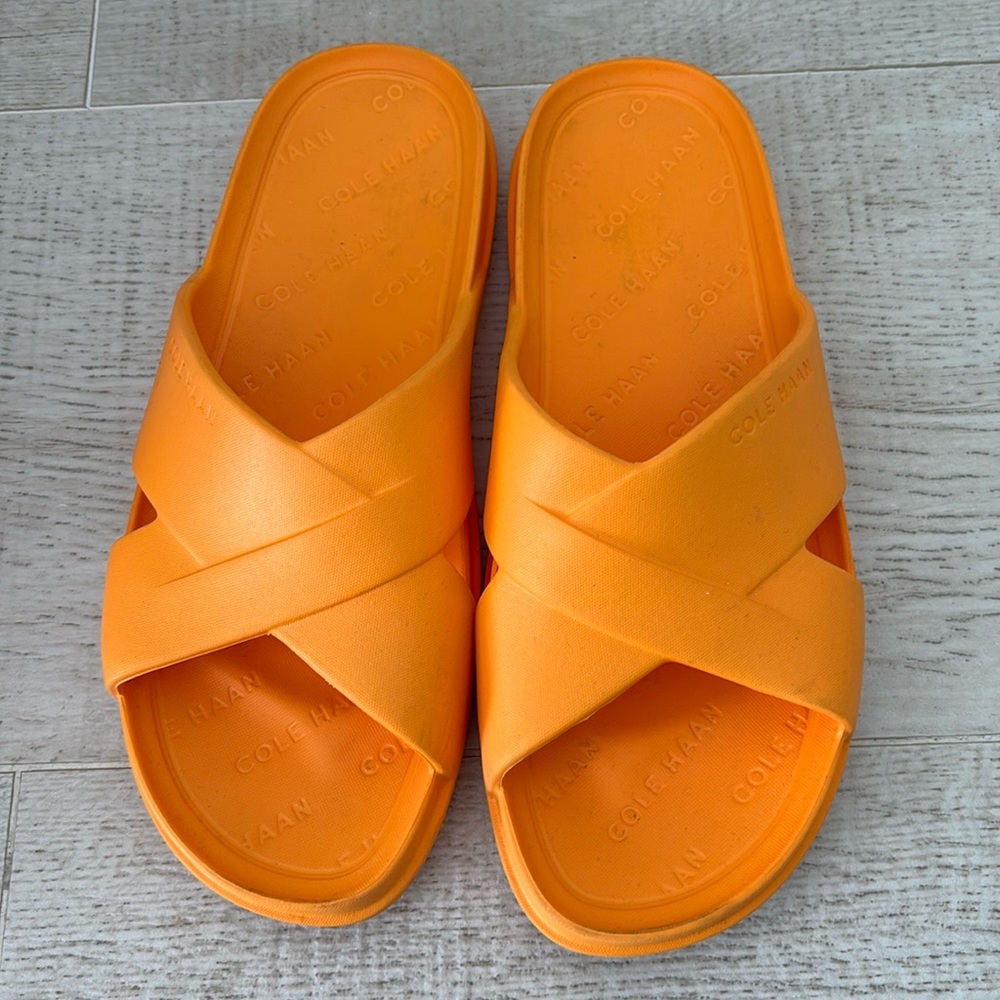 Cole Haan pool slides M6 /W8